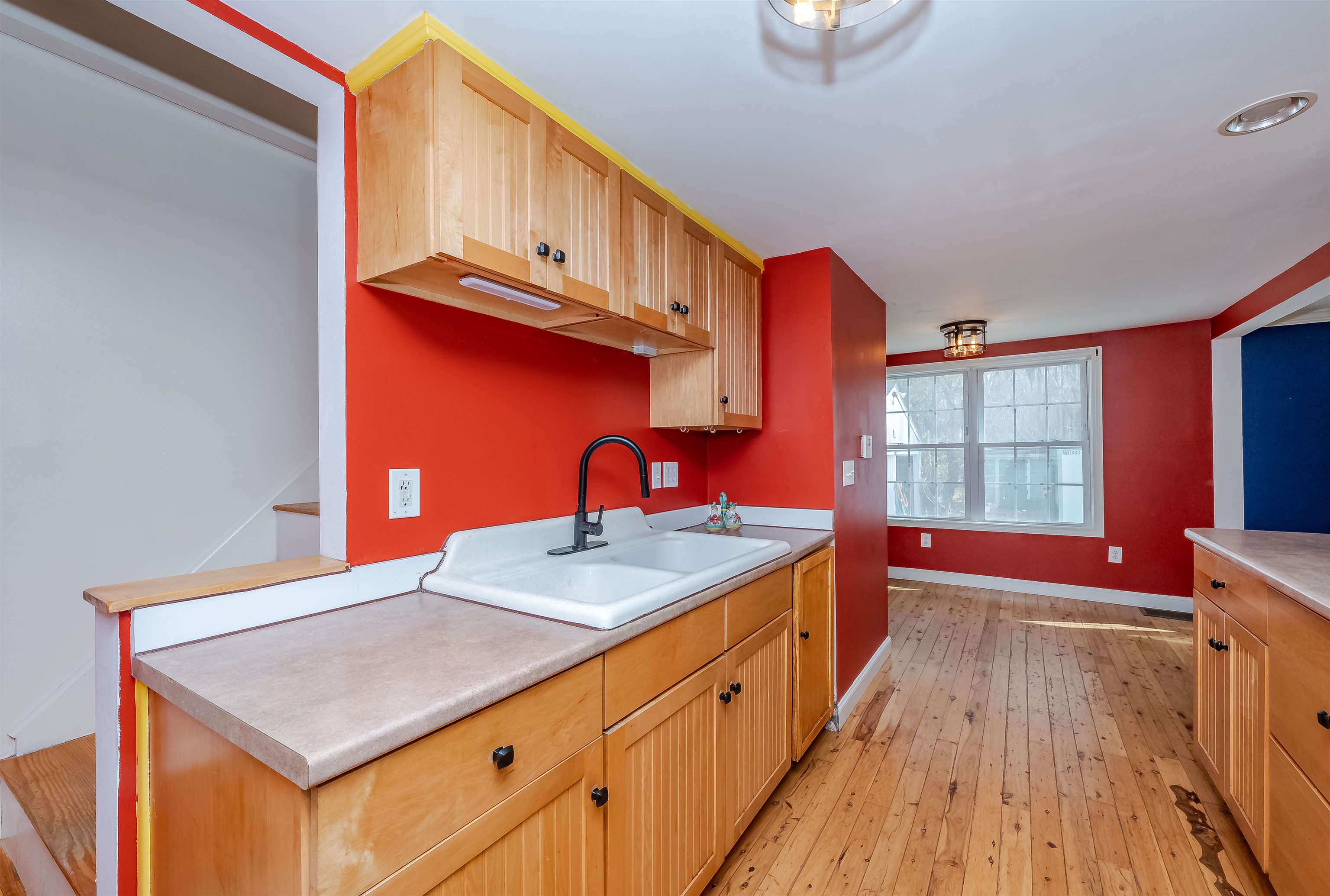 313 Main Street Hampstead, NH 03841 - Photo 10 of 34