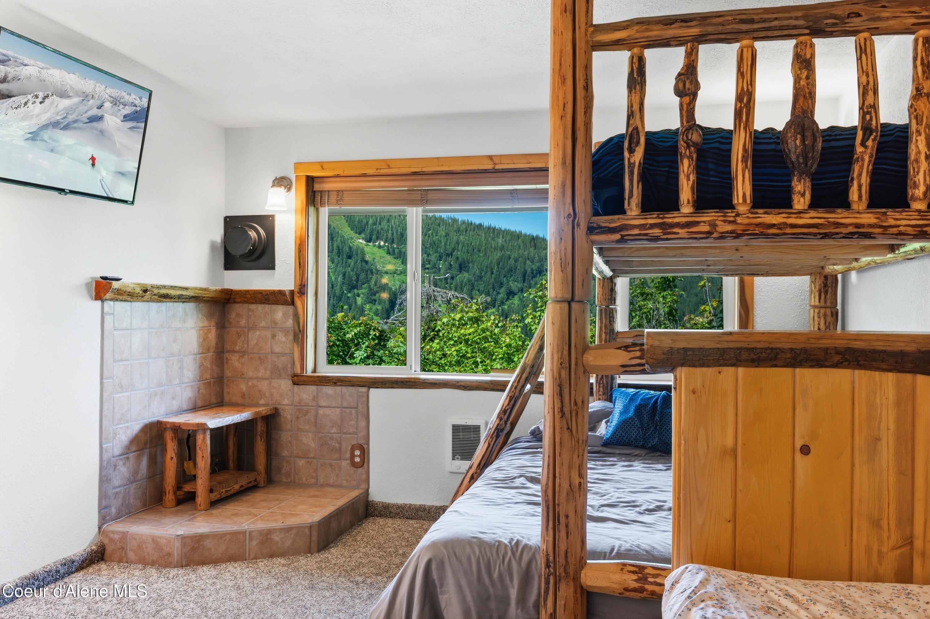 216 Mogul Hill Road, Unit 102 Sandpoint, ID 83864 - Photo 16 of 60 Bunks and Living Area