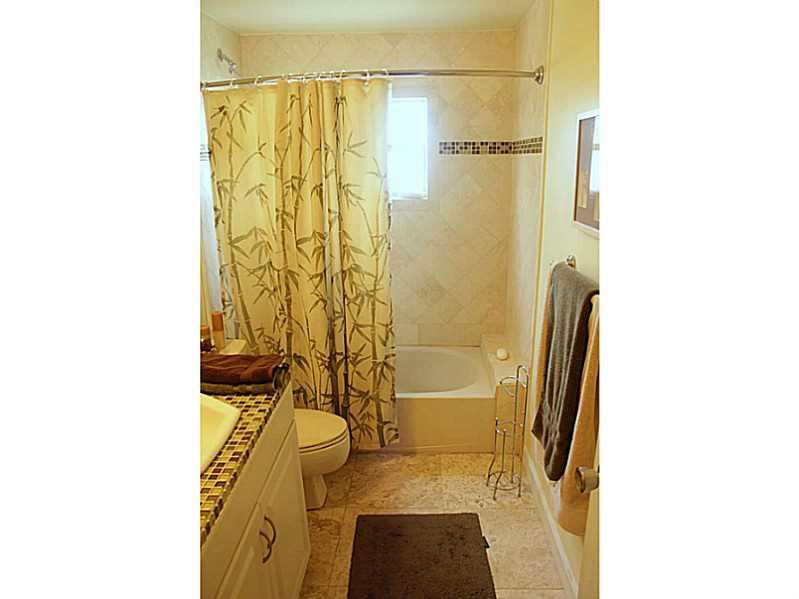 5401 Buchanan Road Delray Beach, FL 33484 - Photo 7 of 22 Bathroom.