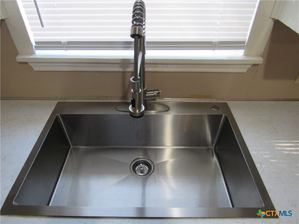 1002 Duncan Avenue Killeen, TX 76541 - Photo 5 of 14 a view of rack