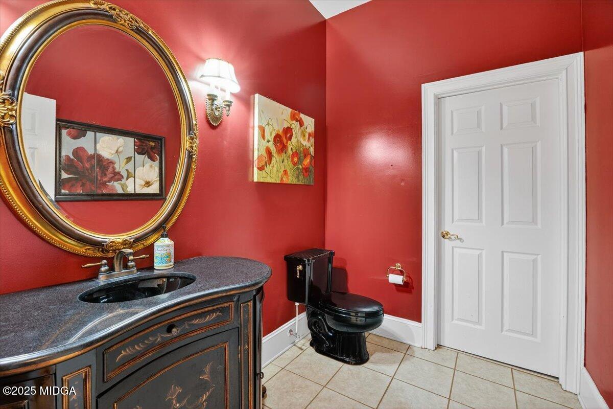 176 Tumbling Shoals Drive Gray, GA 31032 - Photo 23 of 52 a room with furniture and screen