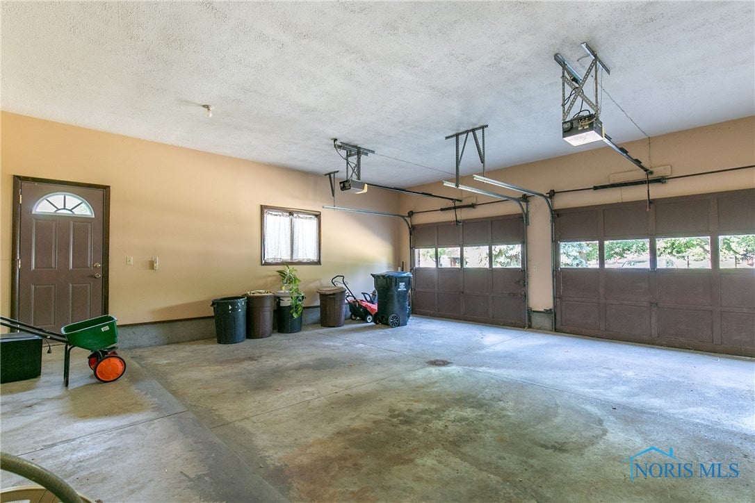 146 Taylor Road Oregon, OH 43616 - Photo 33 of 36 Gallery Image 33
