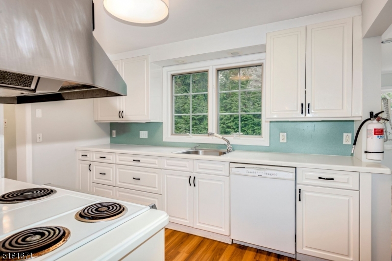 1 Gapview Road Short Hills, NJ 07078 - Photo 11 of 50