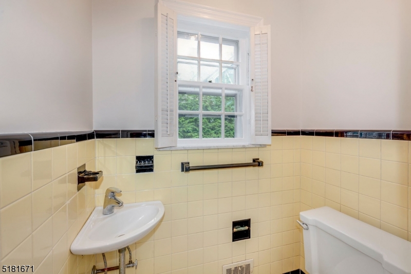 1 Gapview Road Short Hills, NJ 07078 - Photo 13 of 50