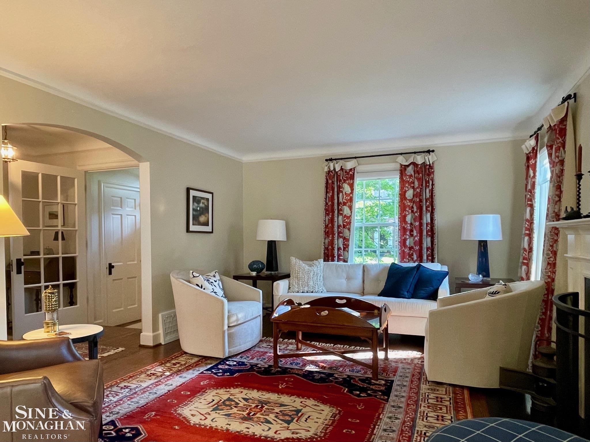 252 Moran Road Grosse Pointe, MI 48236 - Photo 6 of 43 50151074-22bce344-4155-47a2-ba6e-d896a5936f3d.JPG
