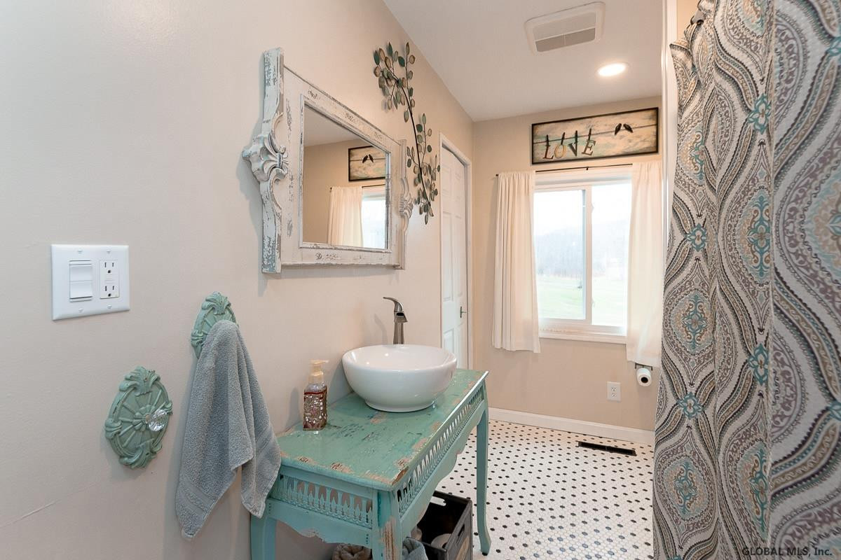 5750 Gardner Road Guilderland, NY 12009 - Photo 19 of 54 Photo 19