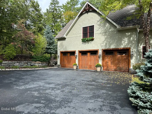 $8,950,000 | 101 Green Harbour Lane, Lake George, NY 12845