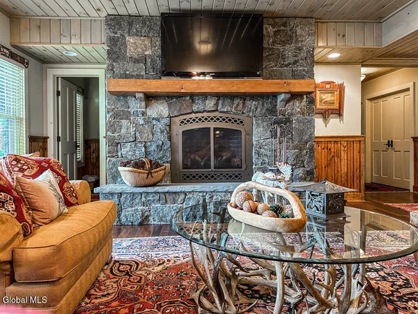 $8,595,000 | 101 Green Harbour Lane, Lake George, NY 12845