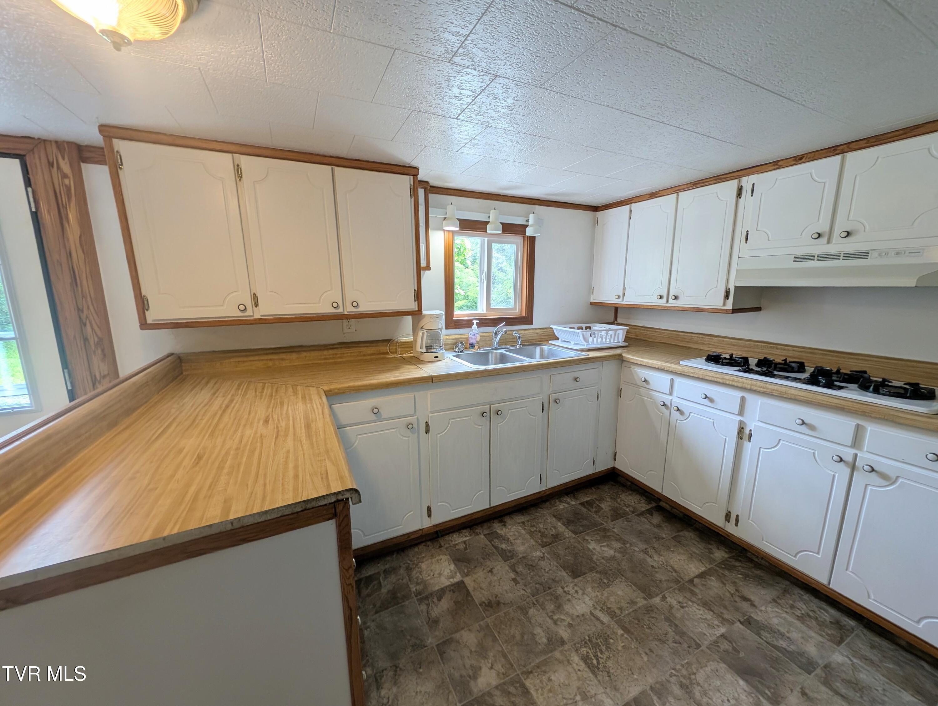 2005 DC Caney Ridge Road Clintwood, VA 24228 - Photo 25 of 28 1000014364