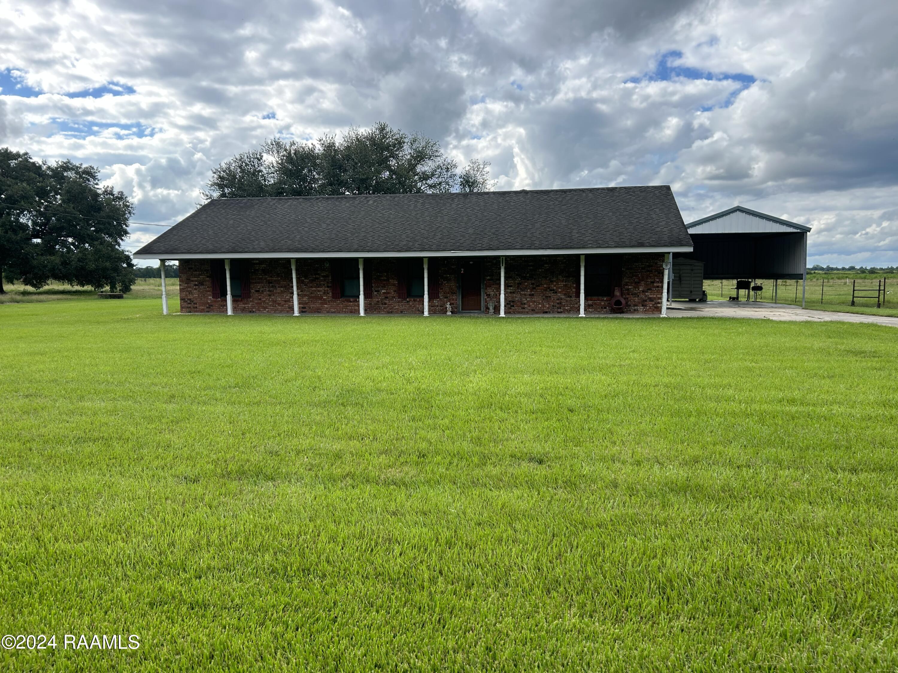 668 Government Road Opelousas, LA 70570 - Photo 2 of 16 95694A8A-1D69-49FB-A0AC-CA1894E780FC