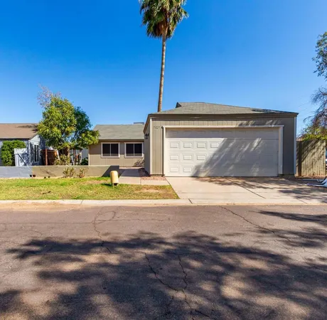 $2,200 | 7027 South 43rd Way, Phoenix, AZ 85042