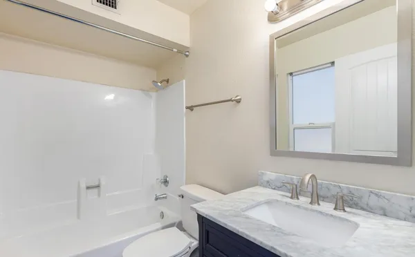 $2,200 | 7027 South 43rd Way, Phoenix, AZ 85042