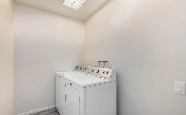 $2,200 | 7027 South 43rd Way, Phoenix, AZ 85042