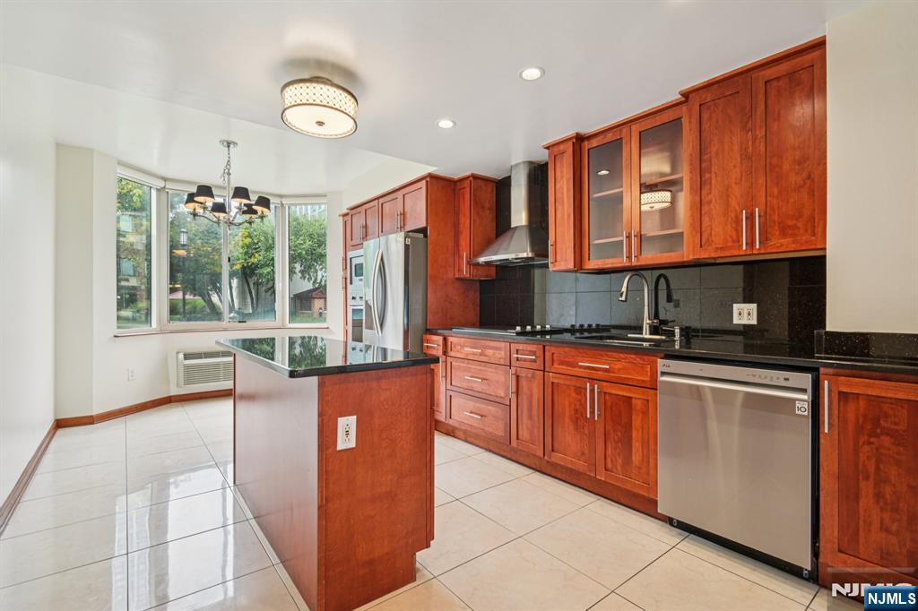 100 Old Palisade Road, Unit PL16 Fort Lee, NJ 07024 - Photo 13 of 32