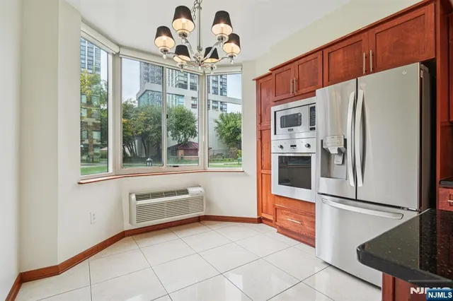 $6,000 | 100 Old Palisade Road, Unit PL16, Fort Lee, NJ 07024