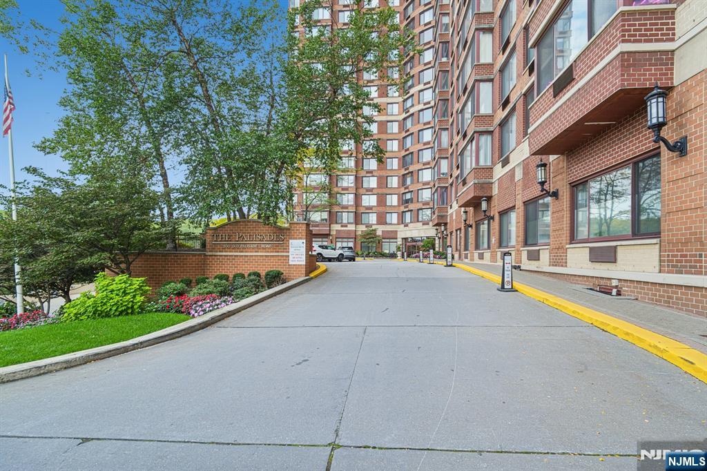 100 Old Palisade Road, Unit PL16 Fort Lee, NJ 07024 - Photo 2 of 32