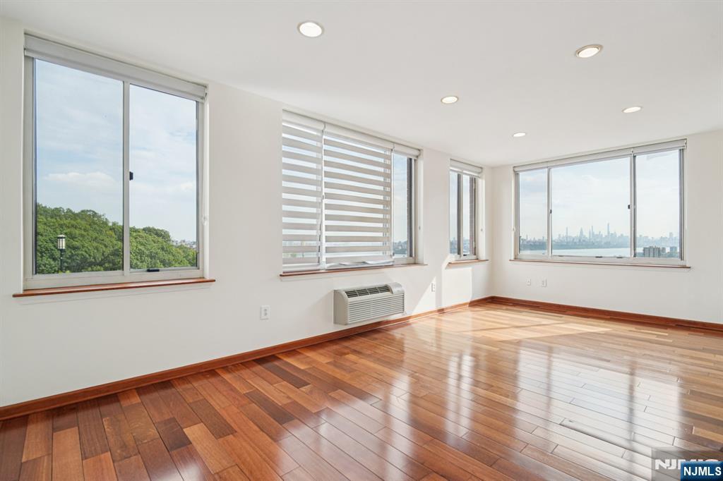 100 Old Palisade Road, Unit PL16 Fort Lee, NJ 07024 - Photo 24 of 32