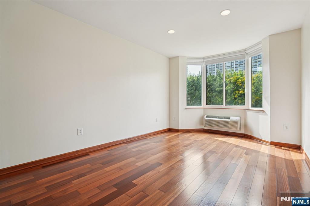 100 Old Palisade Road, Unit PL16 Fort Lee, NJ 07024 - Photo 25 of 32