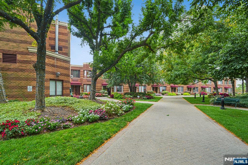 100 Old Palisade Road, Unit PL16 Fort Lee, NJ 07024 - Photo 3 of 32