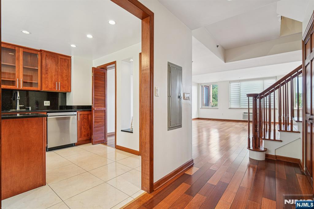 100 Old Palisade Road, Unit PL16 Fort Lee, NJ 07024 - Photo 9 of 32