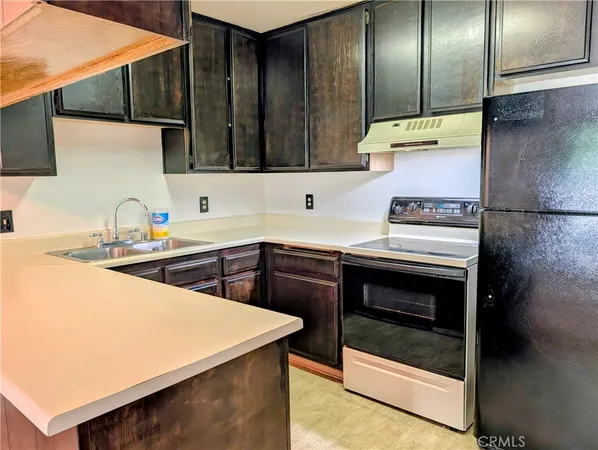$1,795 | 6815 Remmet Avenue, Unit 222, Canoga Park, CA 91303