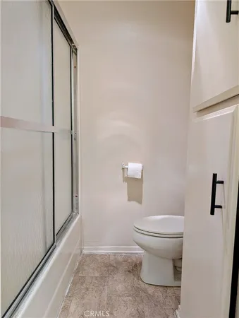 $1,795 | 6815 Remmet Avenue, Unit 222, Canoga Park, CA 91303