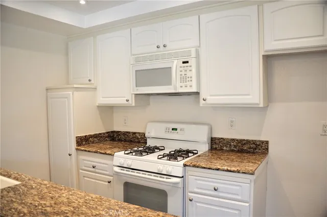 $2,650 | 16040 Leffingwell Road, Whittier, CA 90603