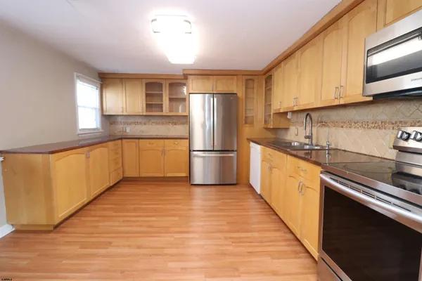 $3,100 | 9208 Winchester Avenue, Unit 2, Margate City, NJ 08402