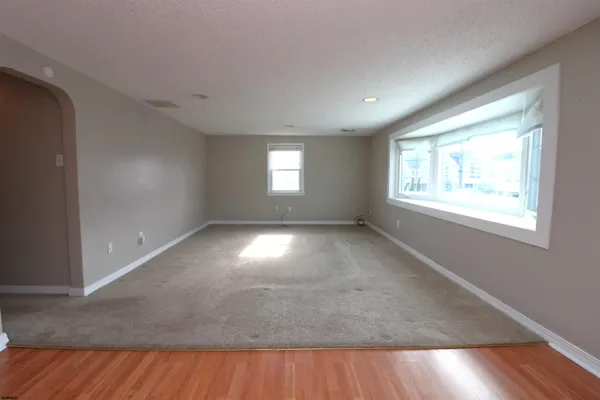 $3,100 | 9208 Winchester Avenue, Unit 2, Margate City, NJ 08402