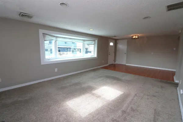$3,100 | 9208 Winchester Avenue, Unit 2, Margate City, NJ 08402