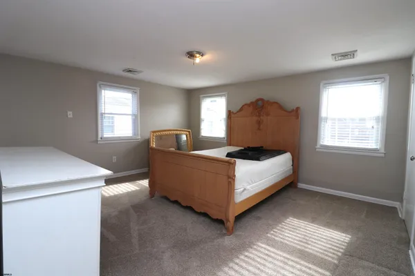 $3,100 | 9208 Winchester Avenue, Unit 2, Margate City, NJ 08402