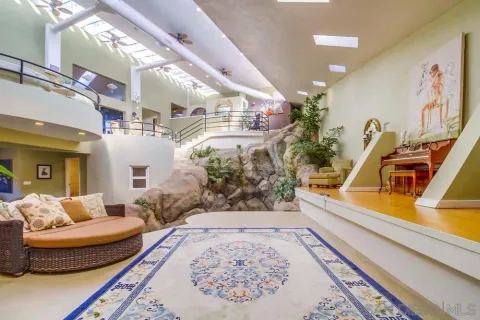 $2,900,000 | 1876 Sefton Place, San Diego, CA 92107