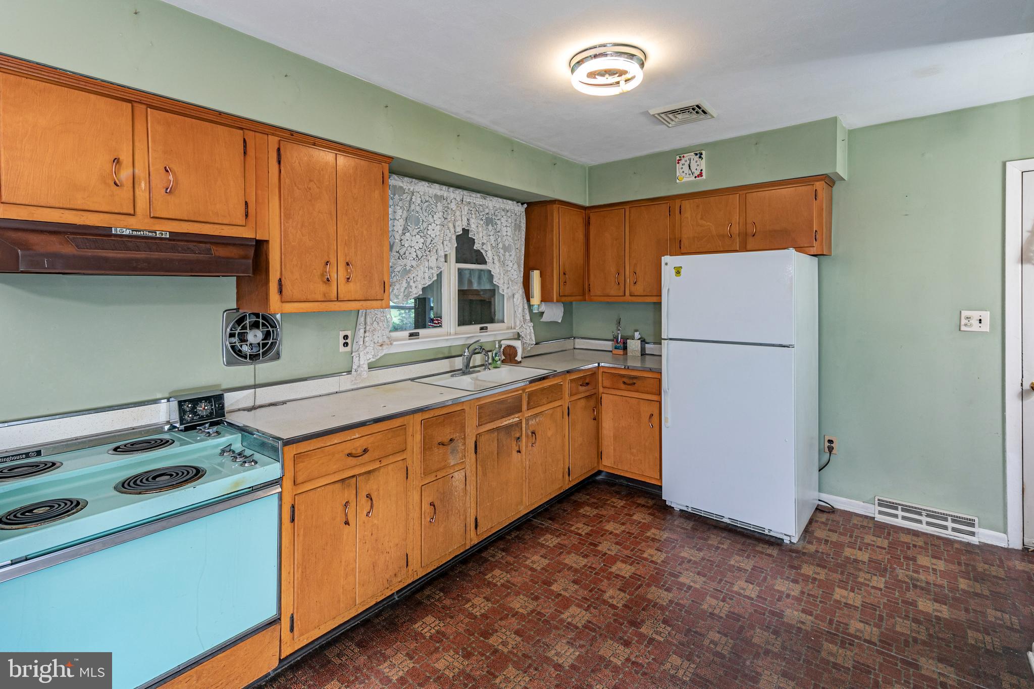 38 Burd Road Pennington, NJ 08534 - Photo 11 of 25 Kitchen