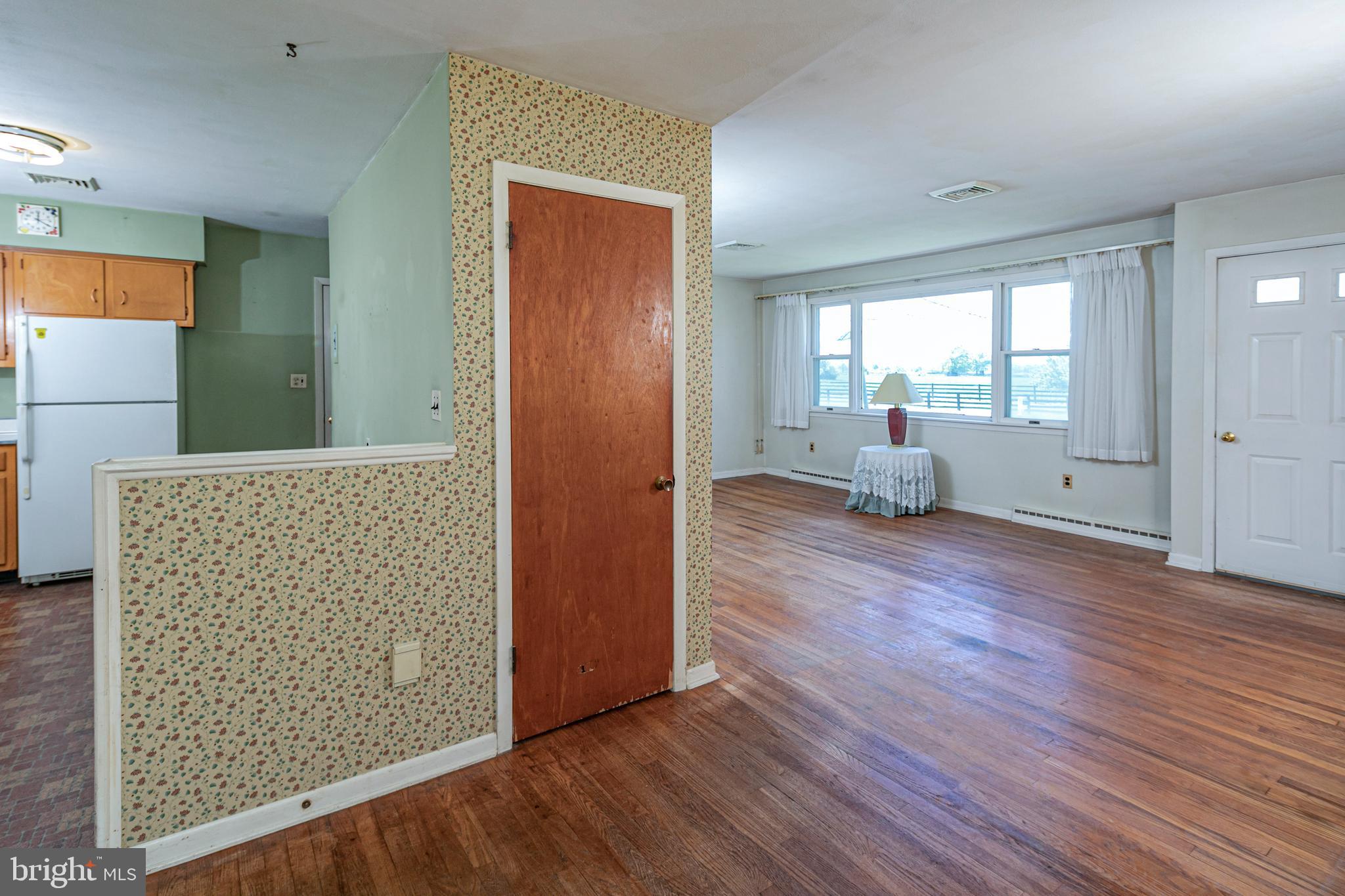 38 Burd Road Pennington, NJ 08534 - Photo 4 of 25 LR to DR