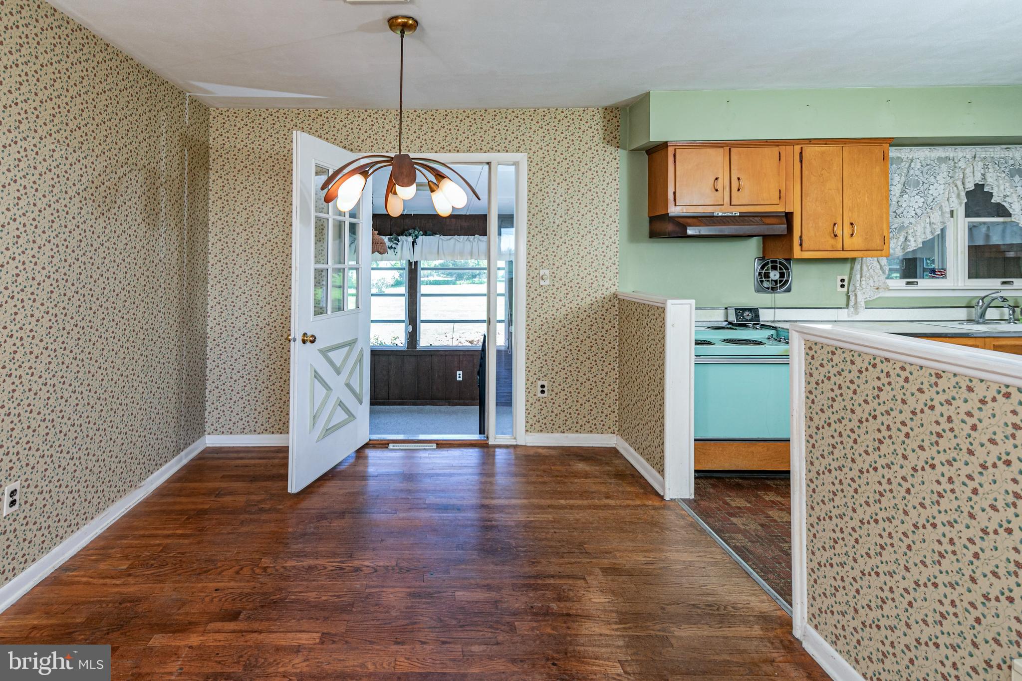 38 Burd Road Pennington, NJ 08534 - Photo 8 of 25 DIning room