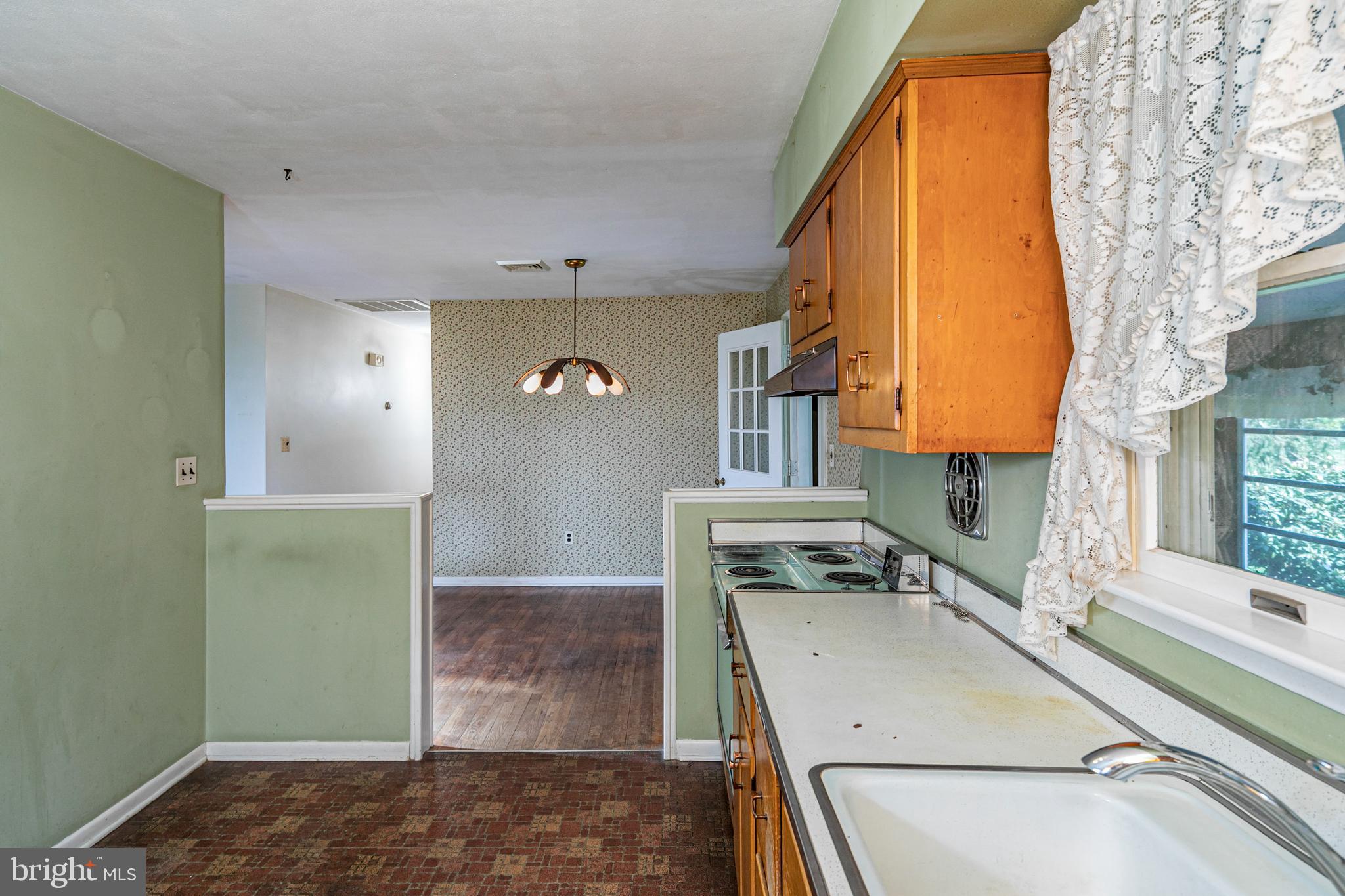 38 Burd Road Pennington, NJ 08534 - Photo 9 of 25 Kitchen