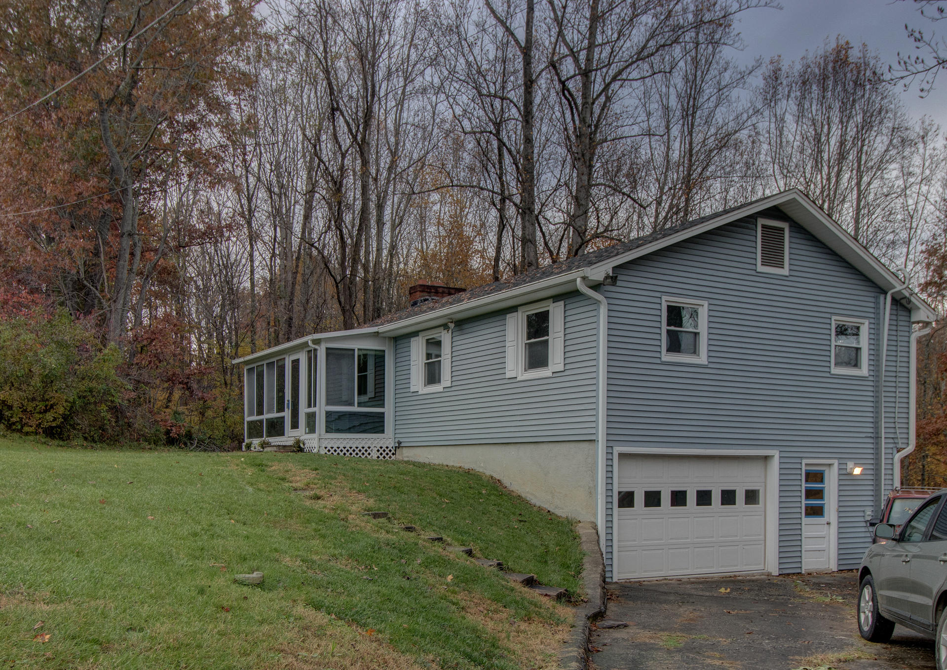 980 Oak Ridge Road Buchanan, VA 24066 - Photo 2 of 26 IMG_9690_1_2_3_4