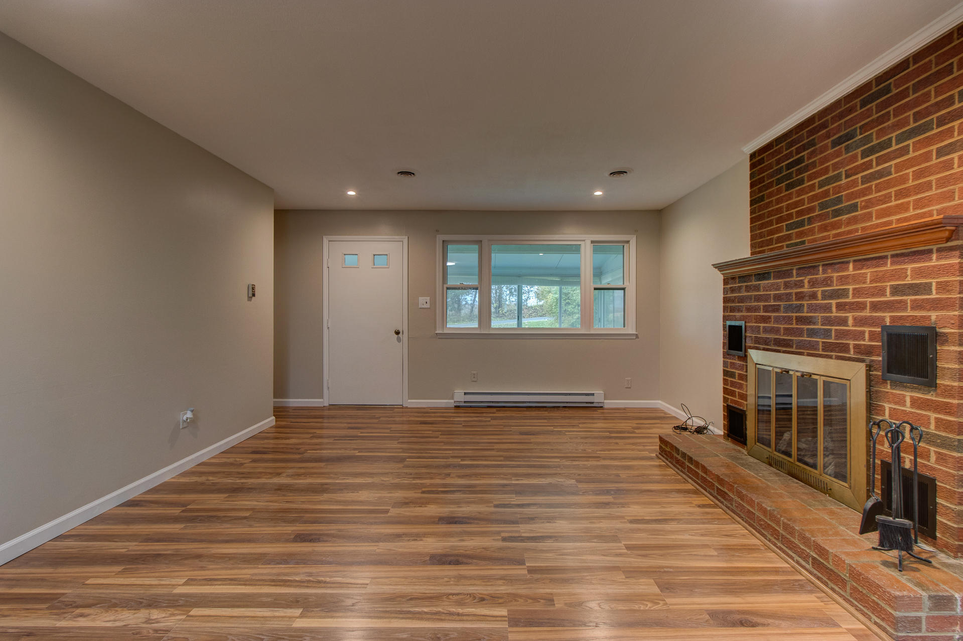 980 Oak Ridge Road Buchanan, VA 24066 - Photo 3 of 26 IMG_9575_6_7_8_9