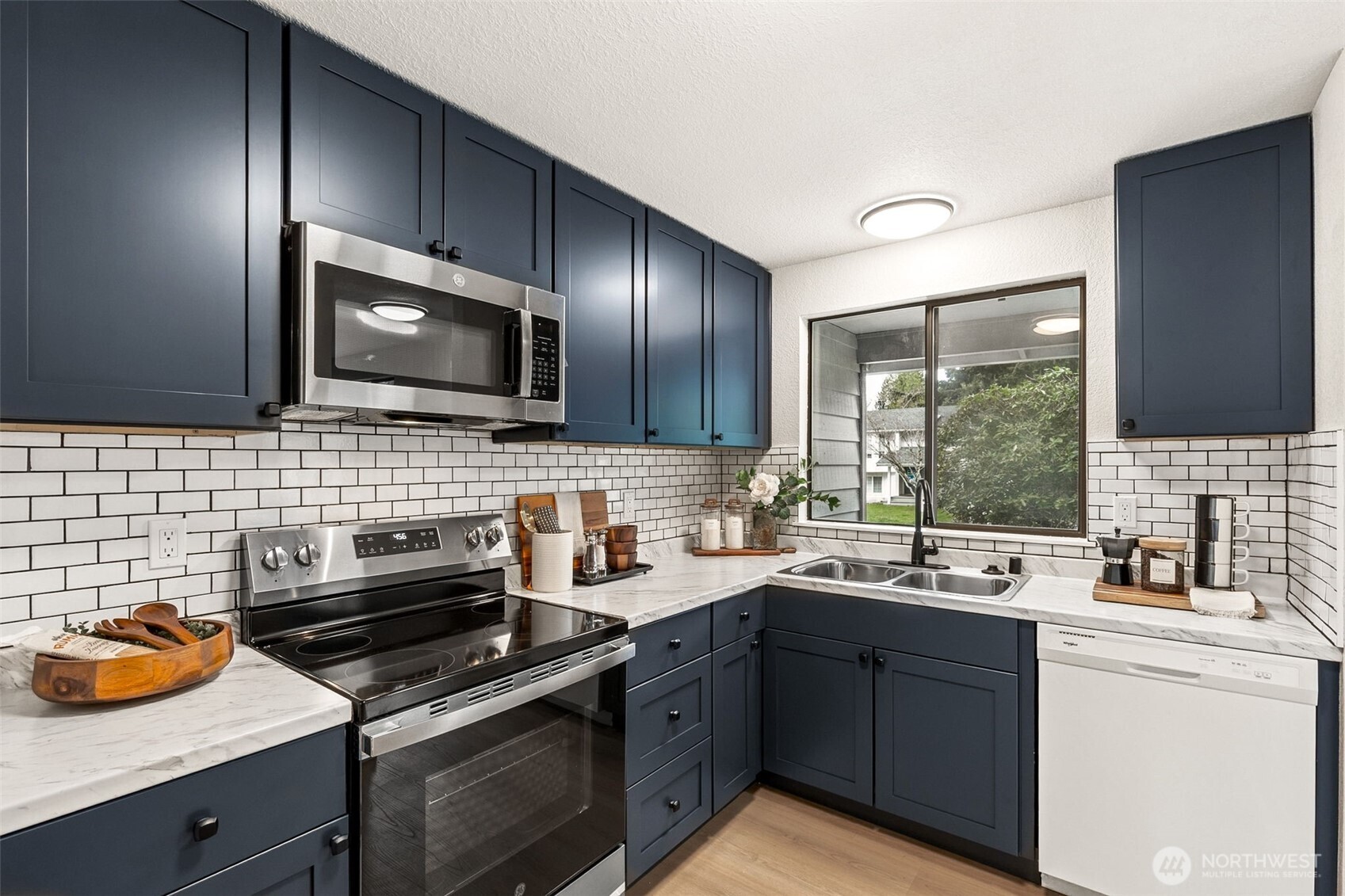 16501 30th Drive Southeast Bothell, WA 98012 - Photo 6 of 23 Gallery Image 6