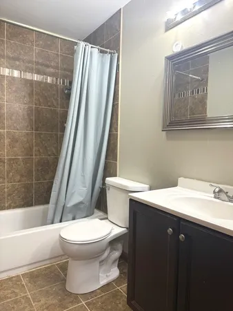 $409,900 | 39 Dennison Drive, Glendale Heights, IL 60139