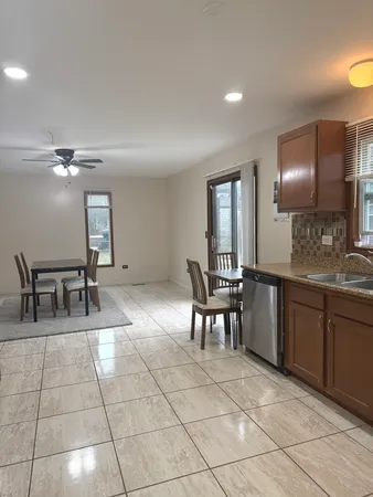 $409,900 | 39 Dennison Drive, Glendale Heights, IL 60139