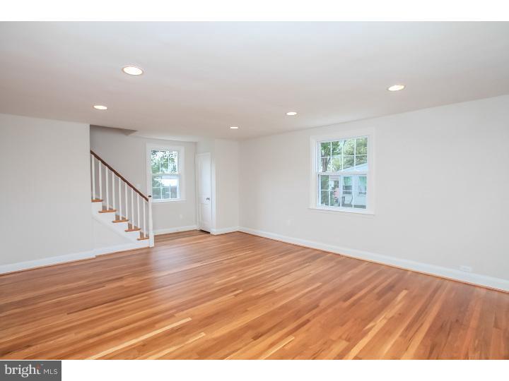 316 Sedgewood Road Springfield, PA 19064 - Photo 3 of 25 Living Room