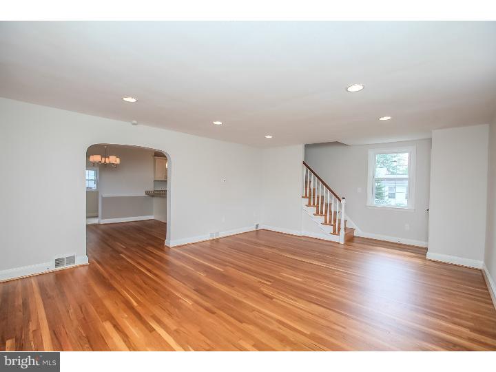 316 Sedgewood Road Springfield, PA 19064 - Photo 4 of 25 Living Room