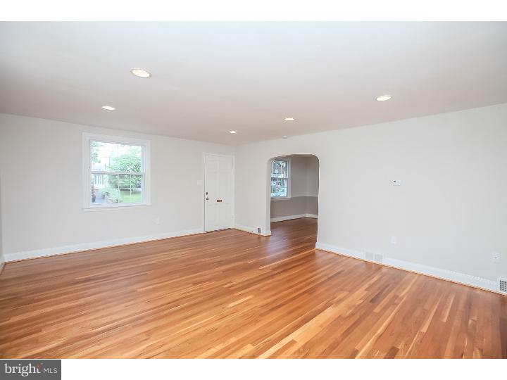 316 Sedgewood Road Springfield, PA 19064 - Photo 5 of 25 Living Room