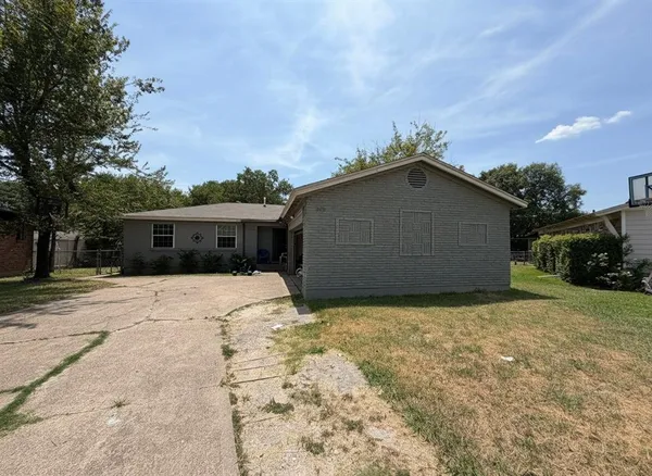 $199,000 | 345 Old Mill Court, Dallas, TX 75217