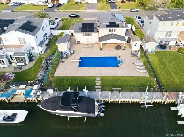 $1,449,000 | 106 Anchorage Drive, West Islip, NY 11795