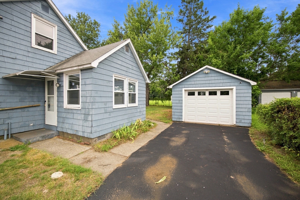 132 Miller Street Springfield, MA 01104 - Photo 3 of 30 Gallery Image 3