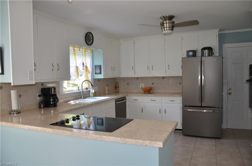 1072 Cantering Road High Point, NC 27262 - Photo 8 of 28 Updated, Open Kitchen!