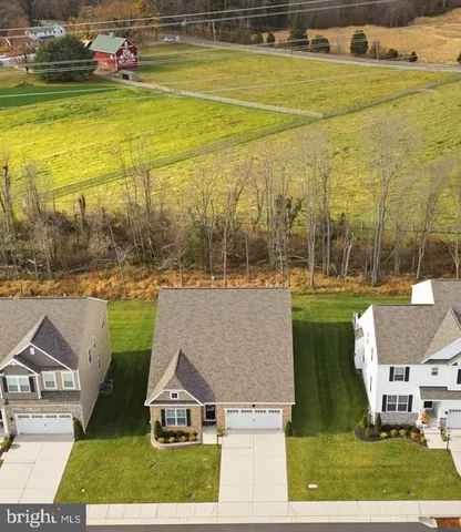 a picture of a room with a floor plan