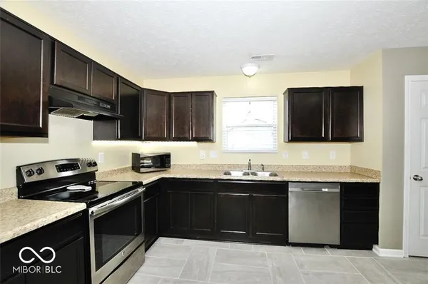 $2,400 | 959 Retford Drive, Westfield, IN 46074